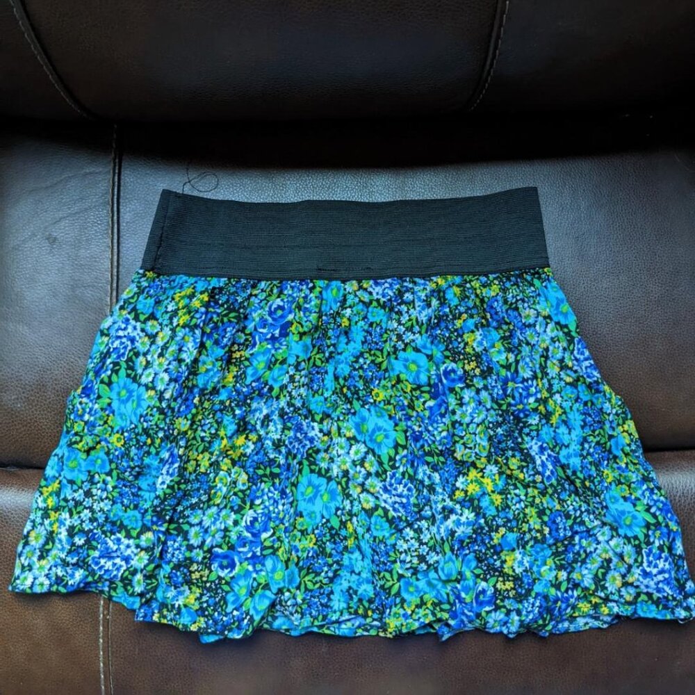 Cute Women's Urban Rose Skirt Floral, (Blue, Green, Yellow). Size L